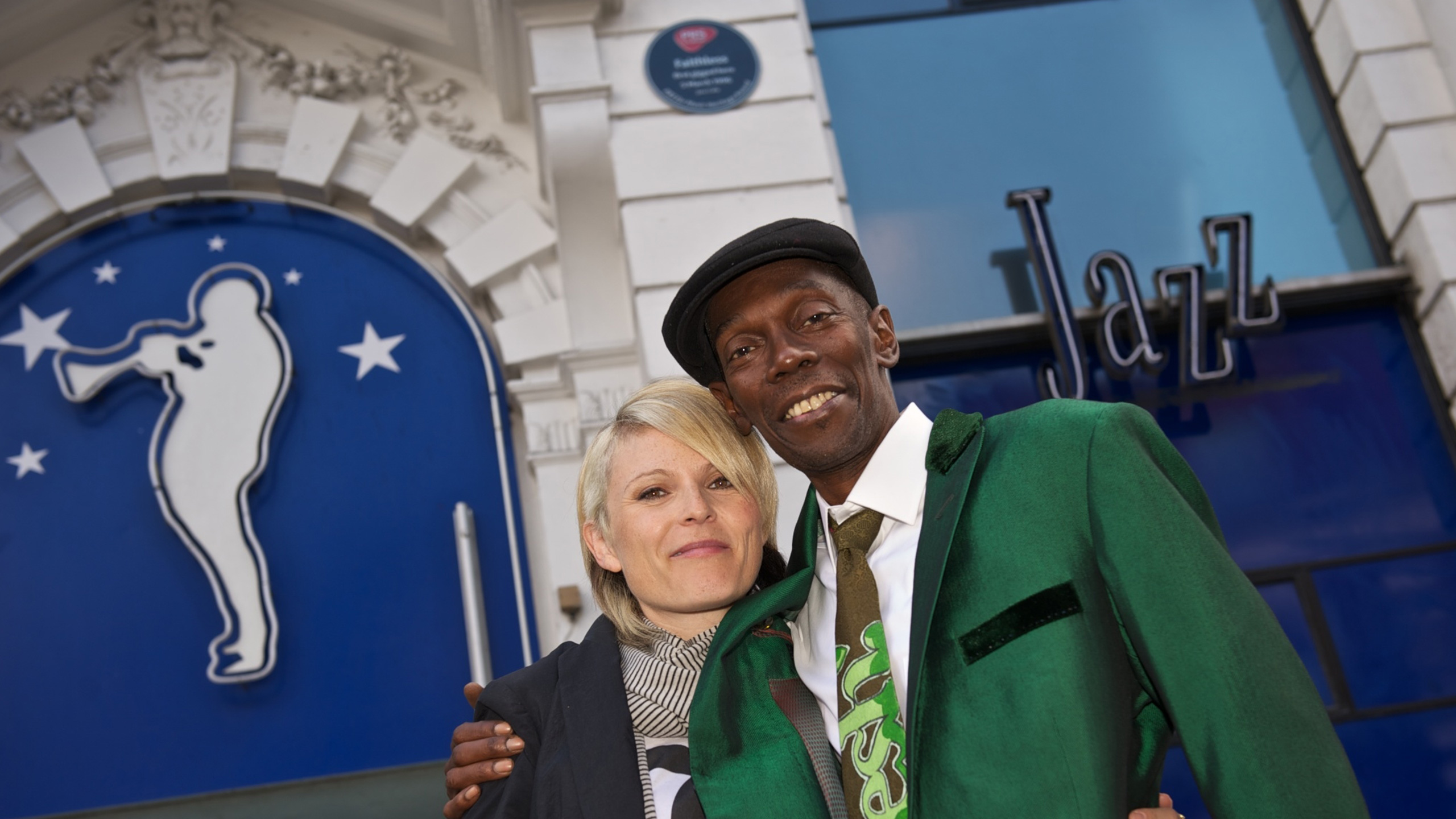 Sister Bliss and Maxi Jazz of Faithless with the Jazz Cafe's Heritage Award plaque