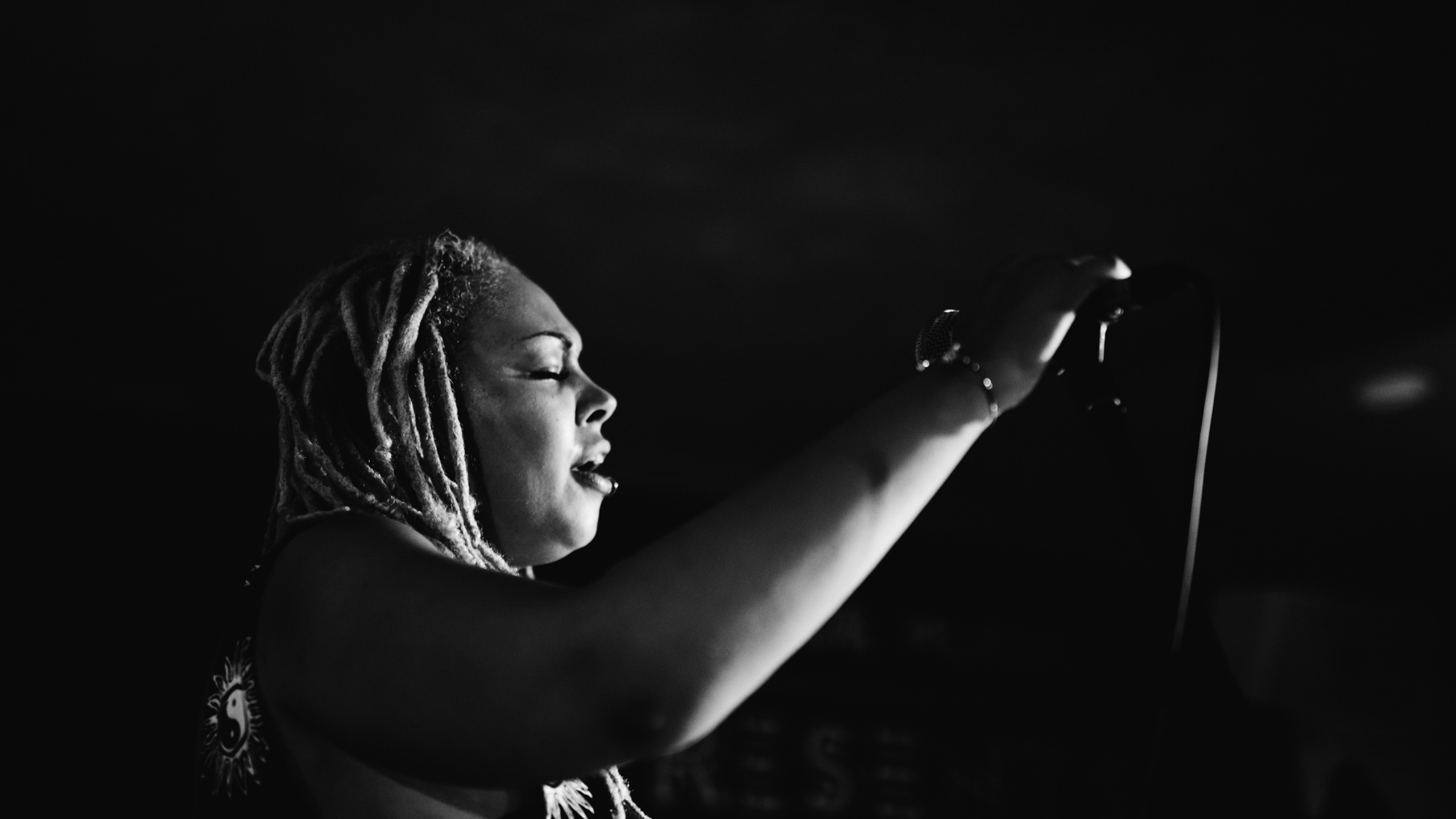 Harleighblu raises the microphone at PRS for Music Presents