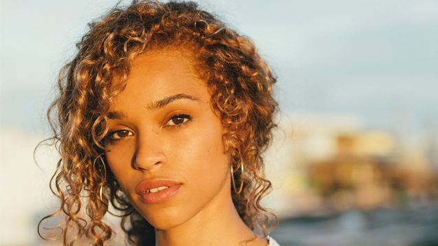Izzy Bizu