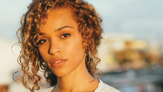 Izzy Bizu