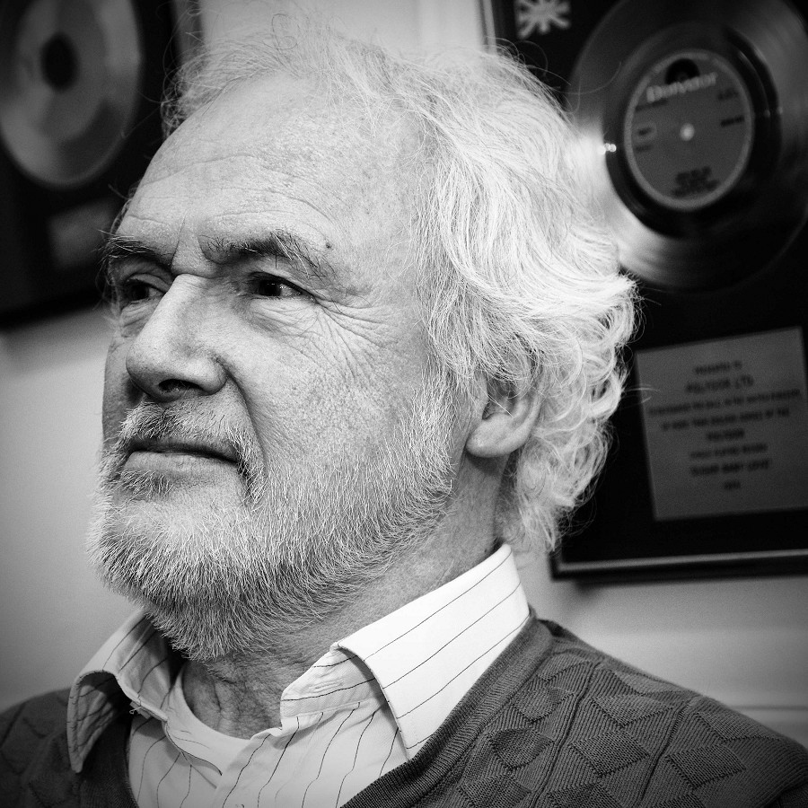 Dr Wayne Bickerton Obituary