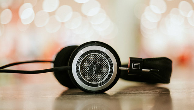 headphones streaming