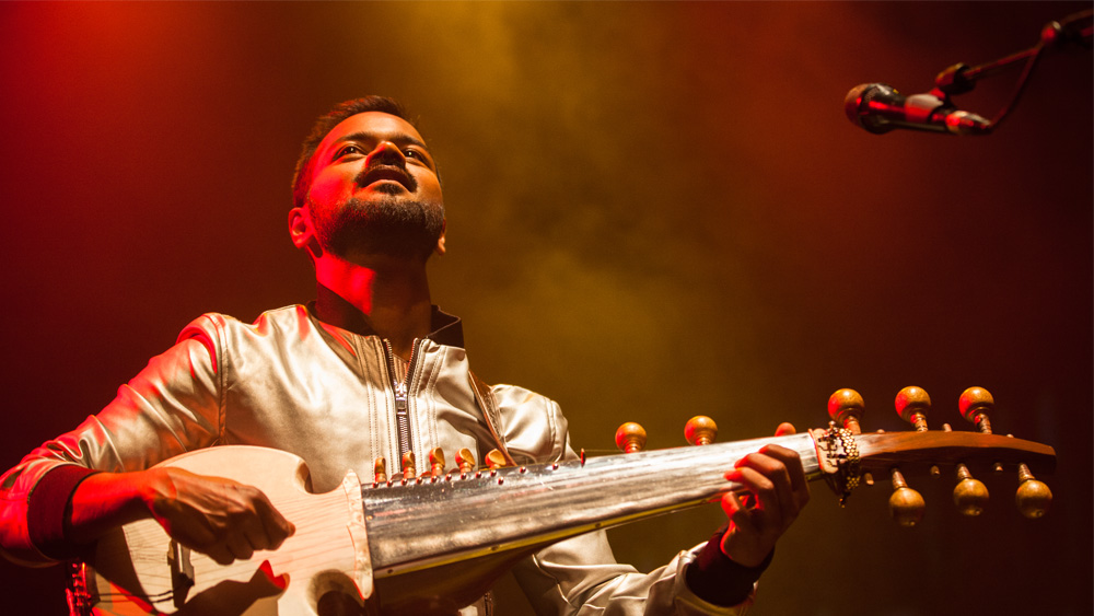 Bucks Signs Soumik Datta